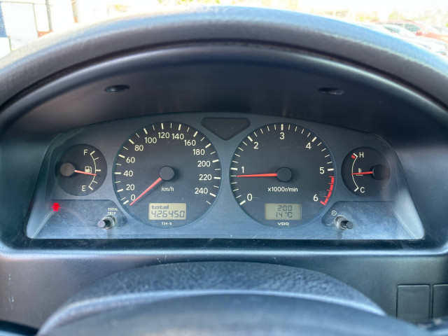 Фото toyota avensis 2