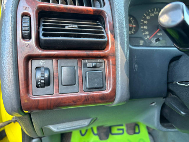 Фото toyota avensis 12
