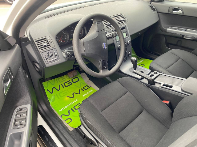 Фото volvo s40 10
