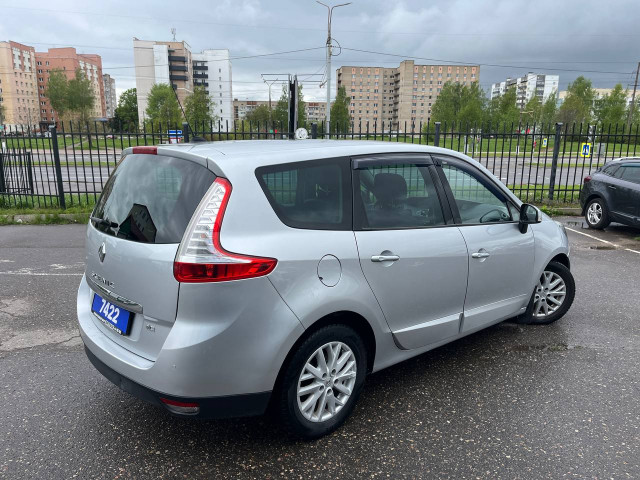Фото renault megane 5