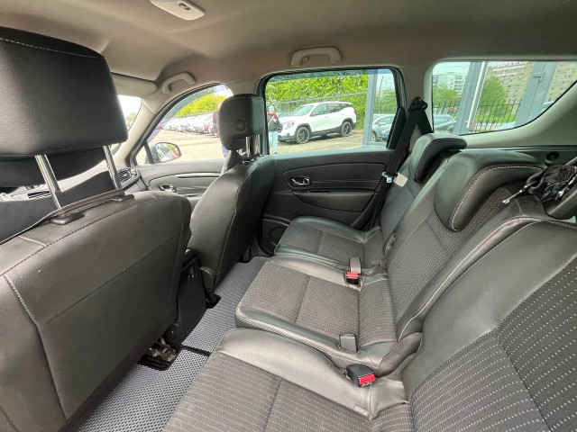 Фото renault megane 12