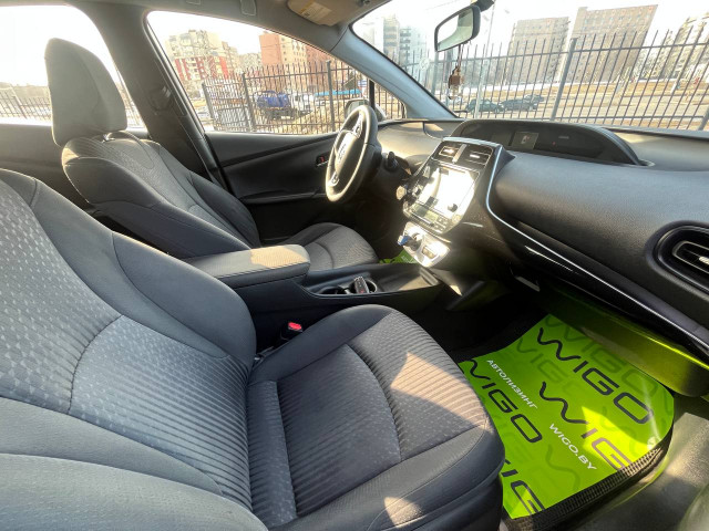 Фото toyota prius 13
