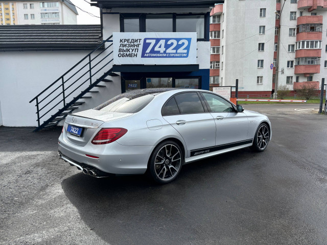 Фото mercedes-benz e-Класс amg 4