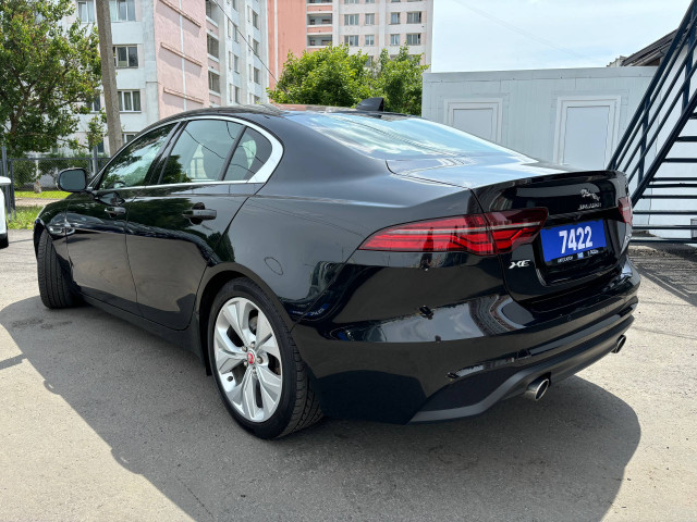 Фото jaguar xe 7