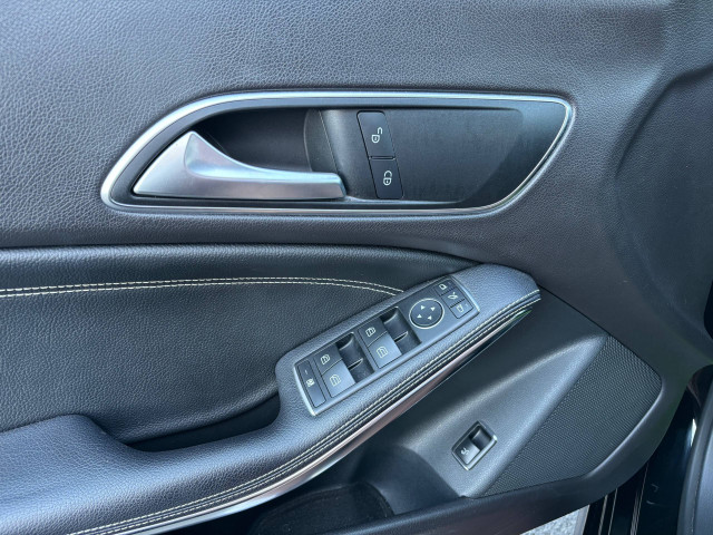 Фото mercedes-benz cla 15