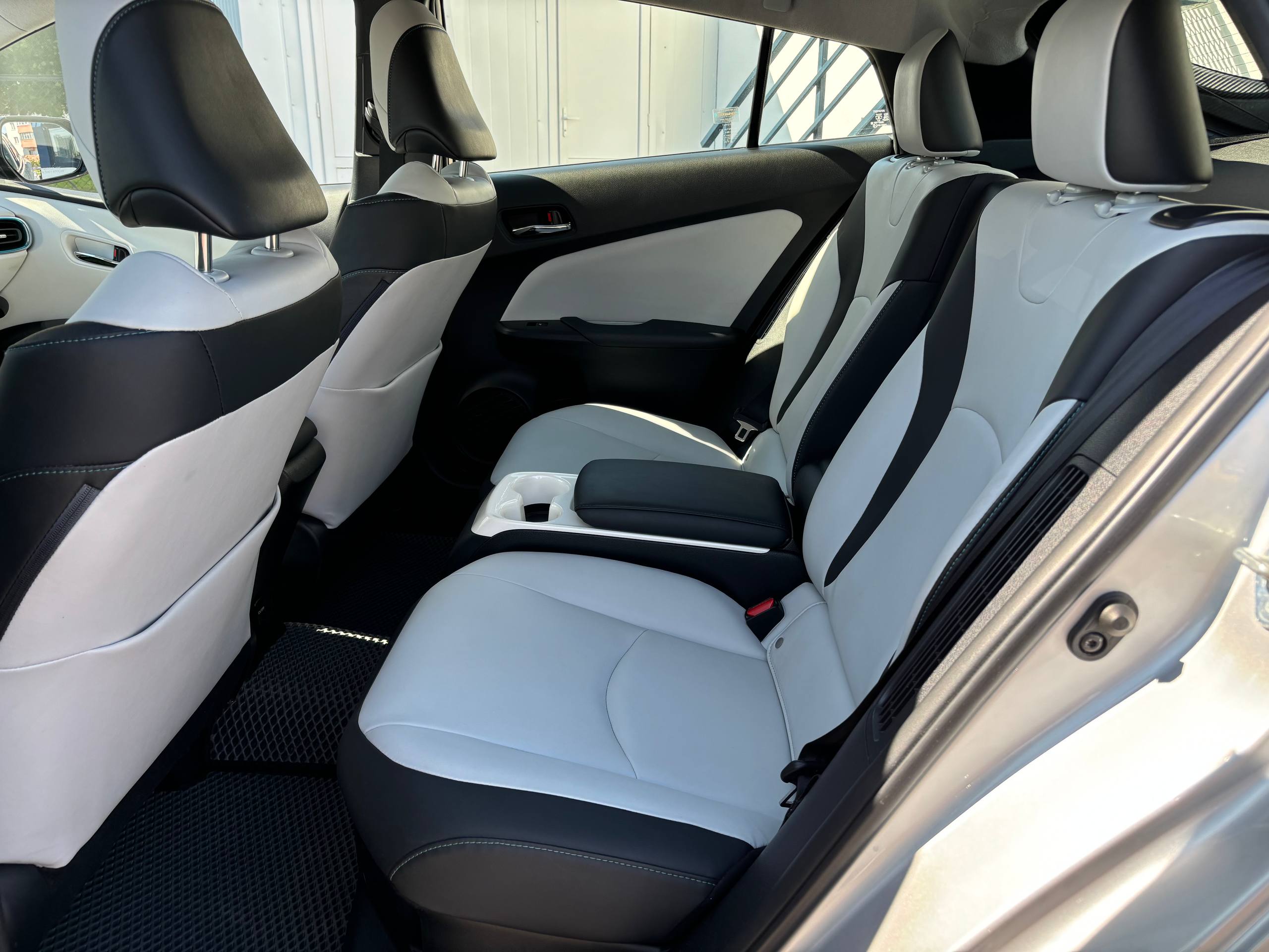 Авто с пробегом toyota prius prime 2017 — фото 16