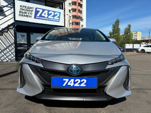 Фото toyota prius prime 2