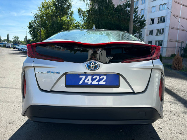 Фото toyota prius prime 6