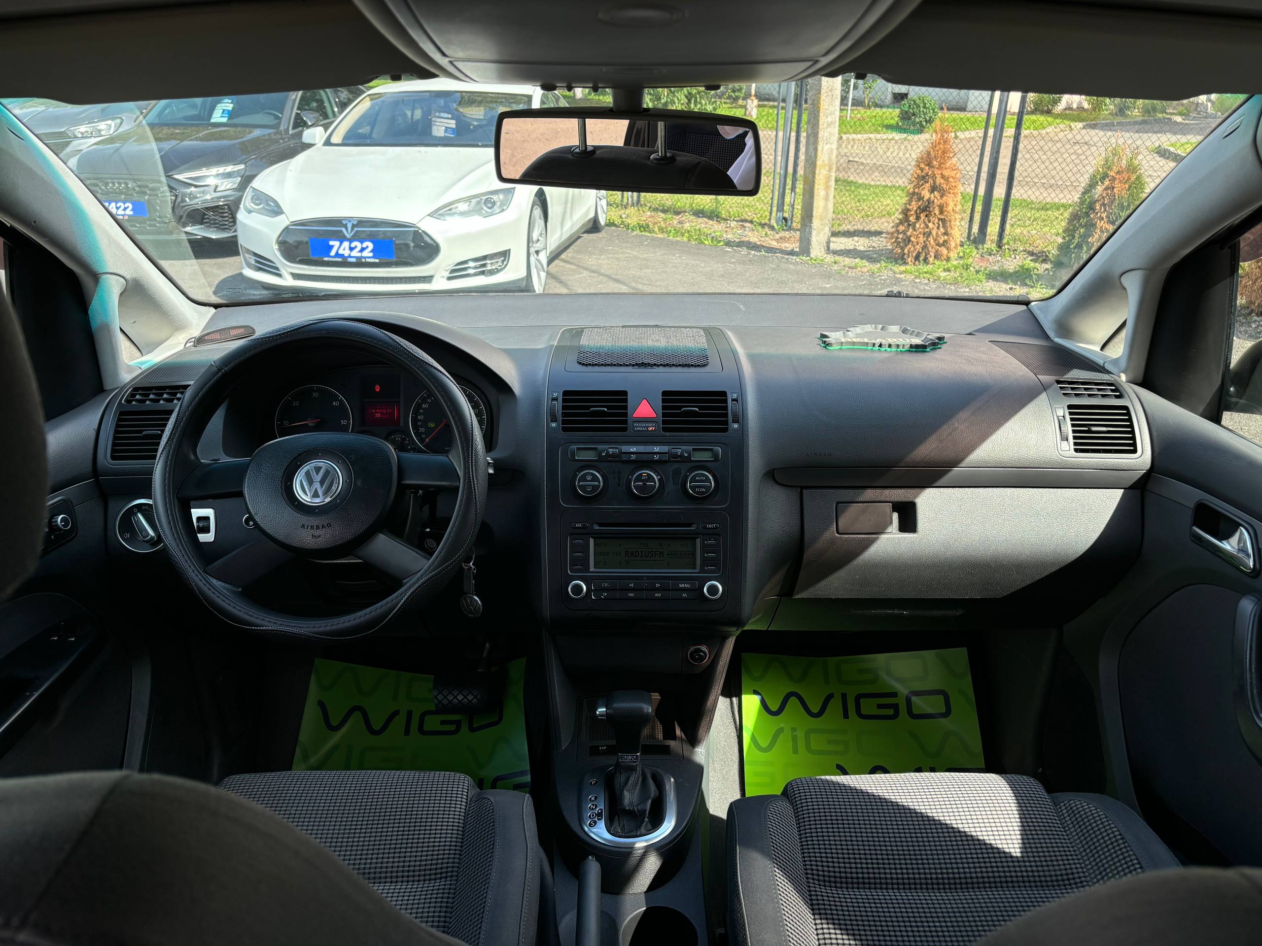 Авто с пробегом volkswagen touran 2005 — фото 17