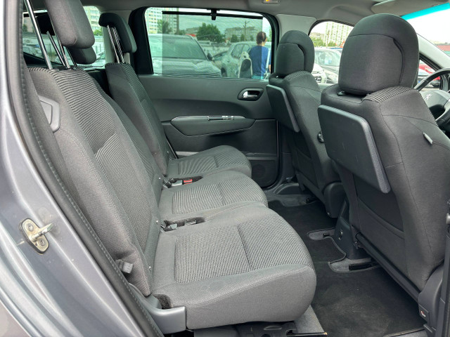 Фото peugeot 5008 18