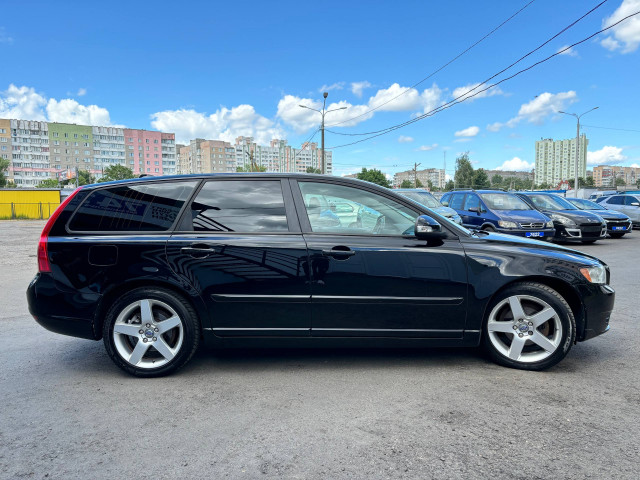 Фото volvo v50 4