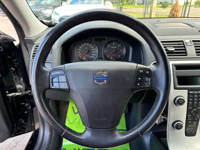 Фото volvo v50 10