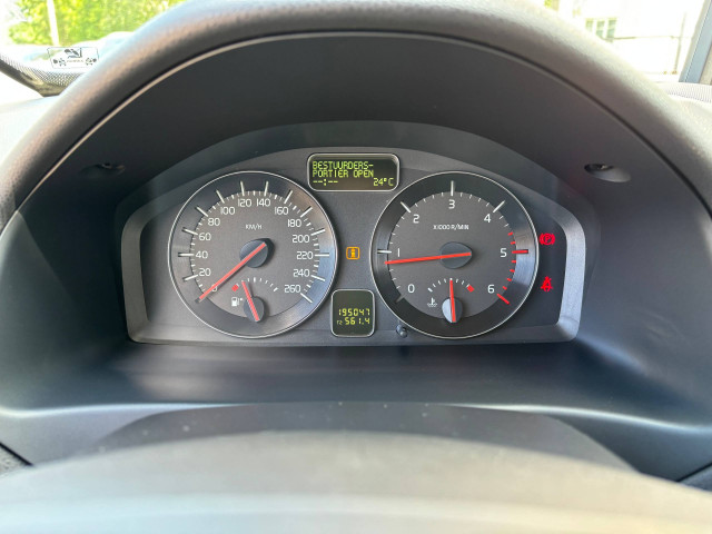Фото volvo v50 11