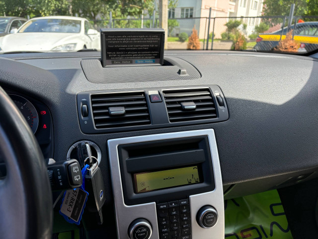 Фото volvo v50 12