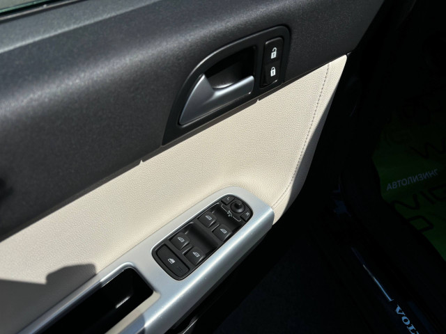Фото volvo v50 15