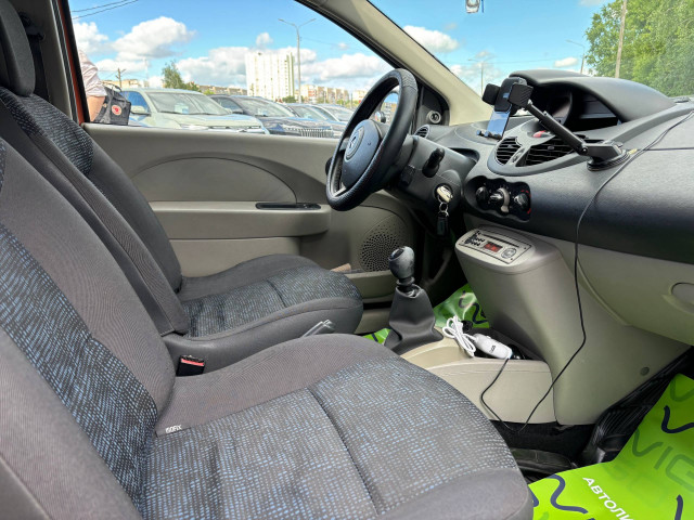 Фото renault twingo 16