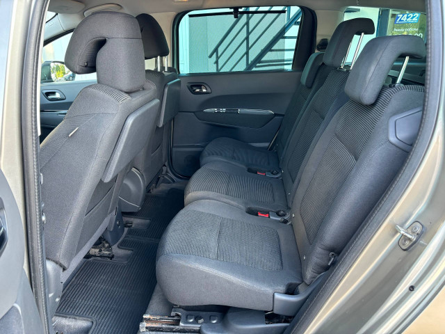Фото peugeot 5008 16