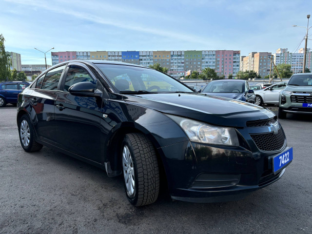Фото chevrolet cruze 3