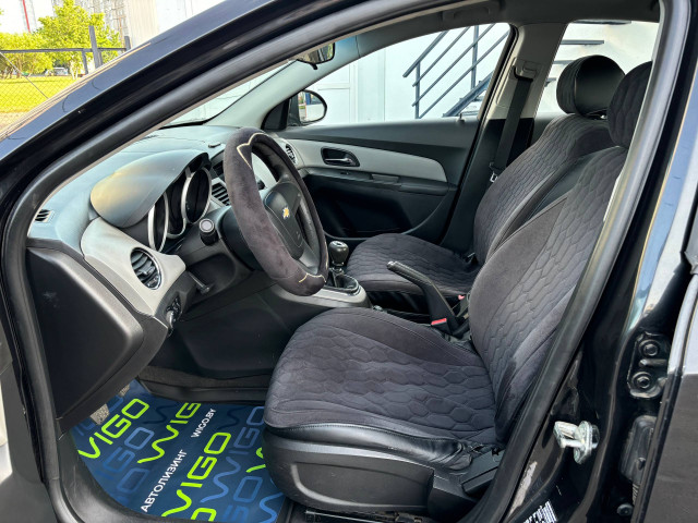 Фото chevrolet cruze 9