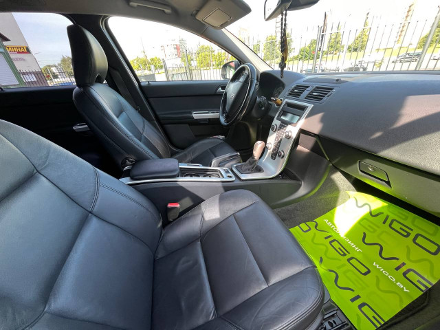 Фото volvo v50 13