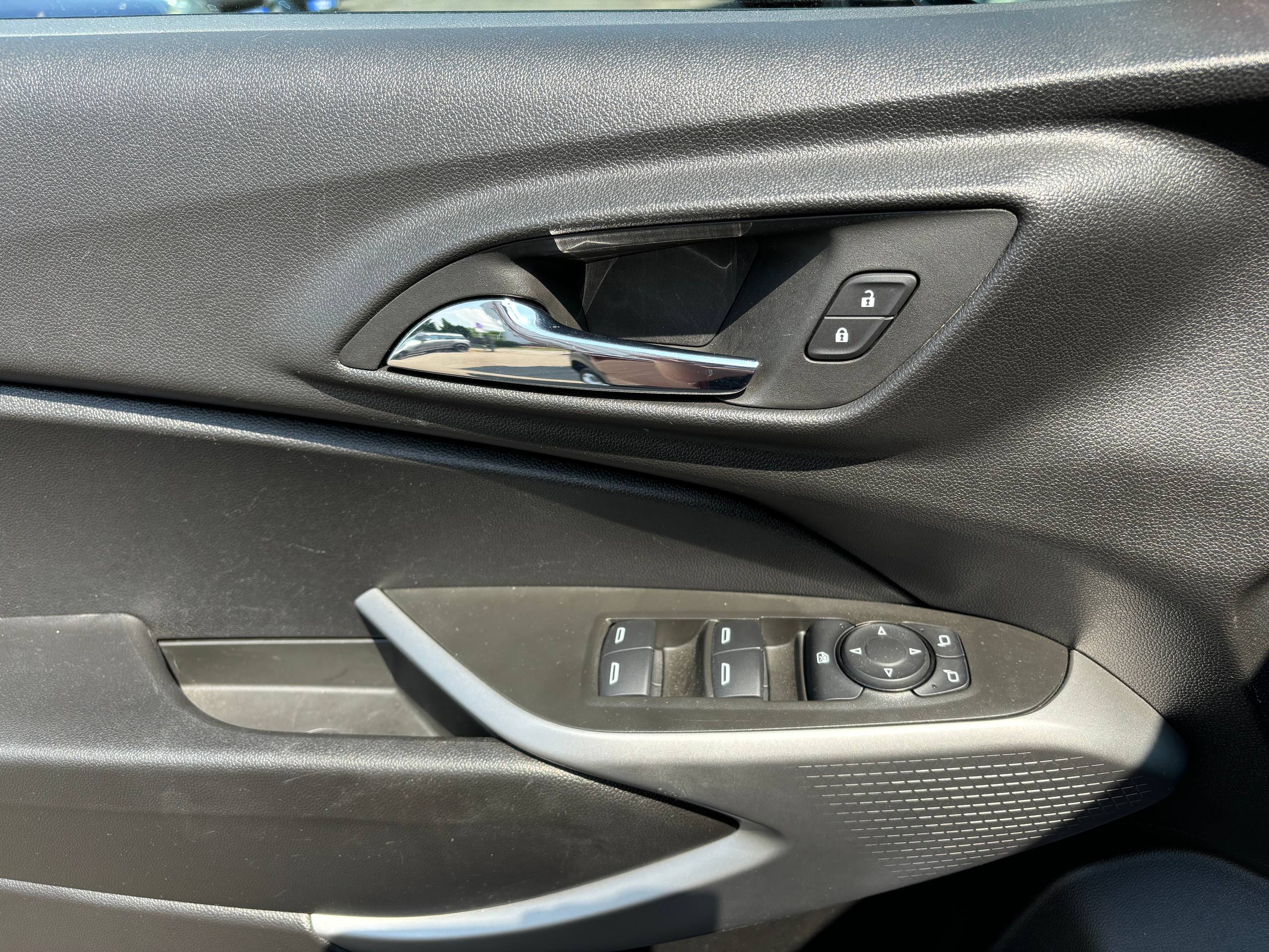 Авто с пробегом chevrolet Trax 2023 — фото 15