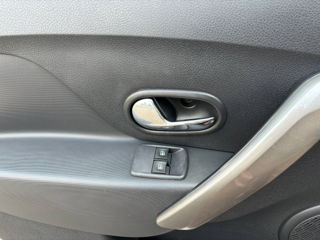 Фото renault Logan Stepway 15