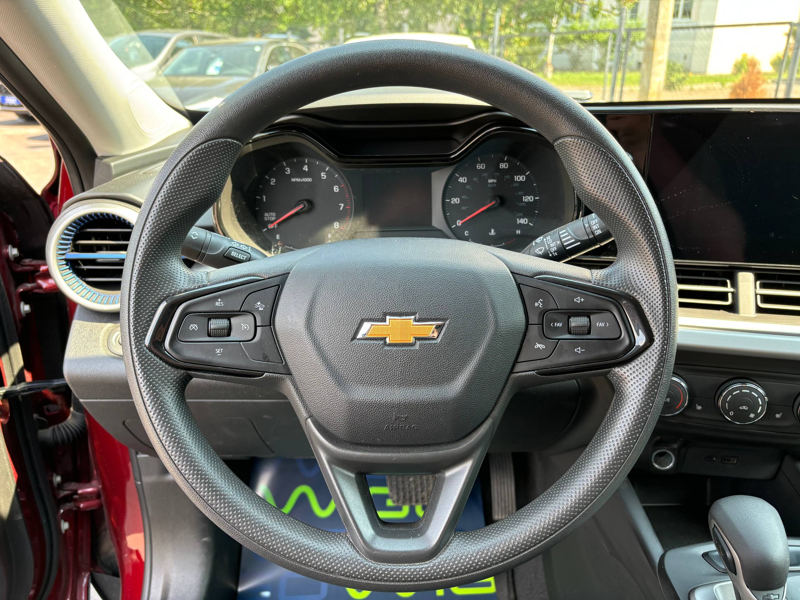 Авто с пробегом chevrolet Trax 2023 — фото 10