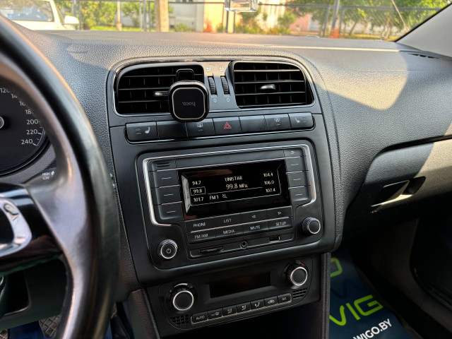 Фото volkswagen polo sedan 12