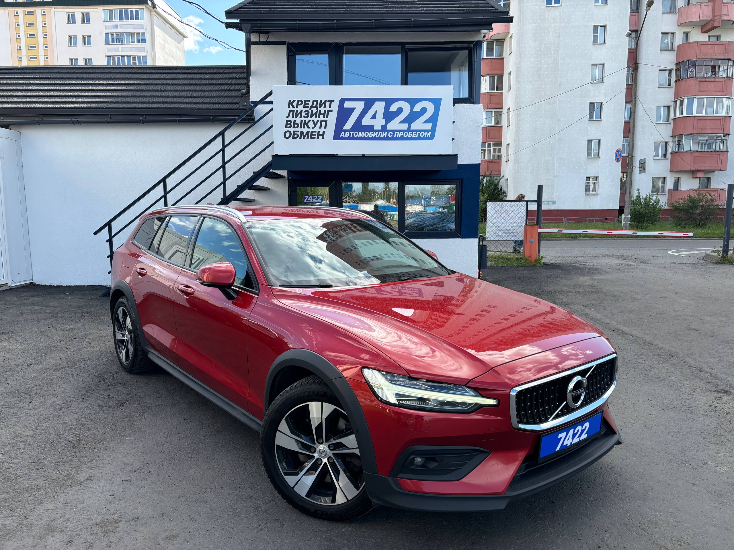 Авто с пробегом volvo v60 cross country 2019 — фото 3