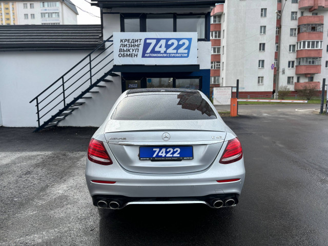 Фото mercedes-benz e-Класс amg 5