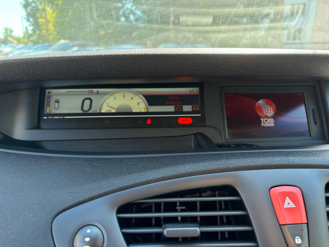 Фото renault scenic 11