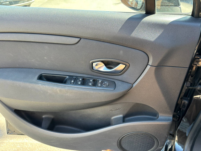 Фото renault scenic 15