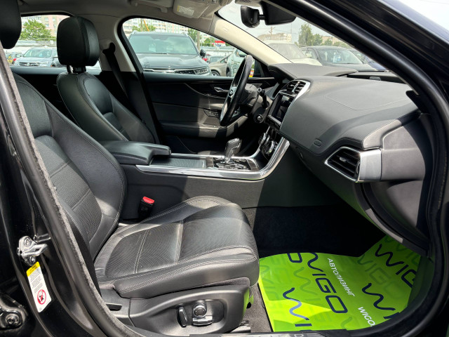 Фото jaguar xe 19