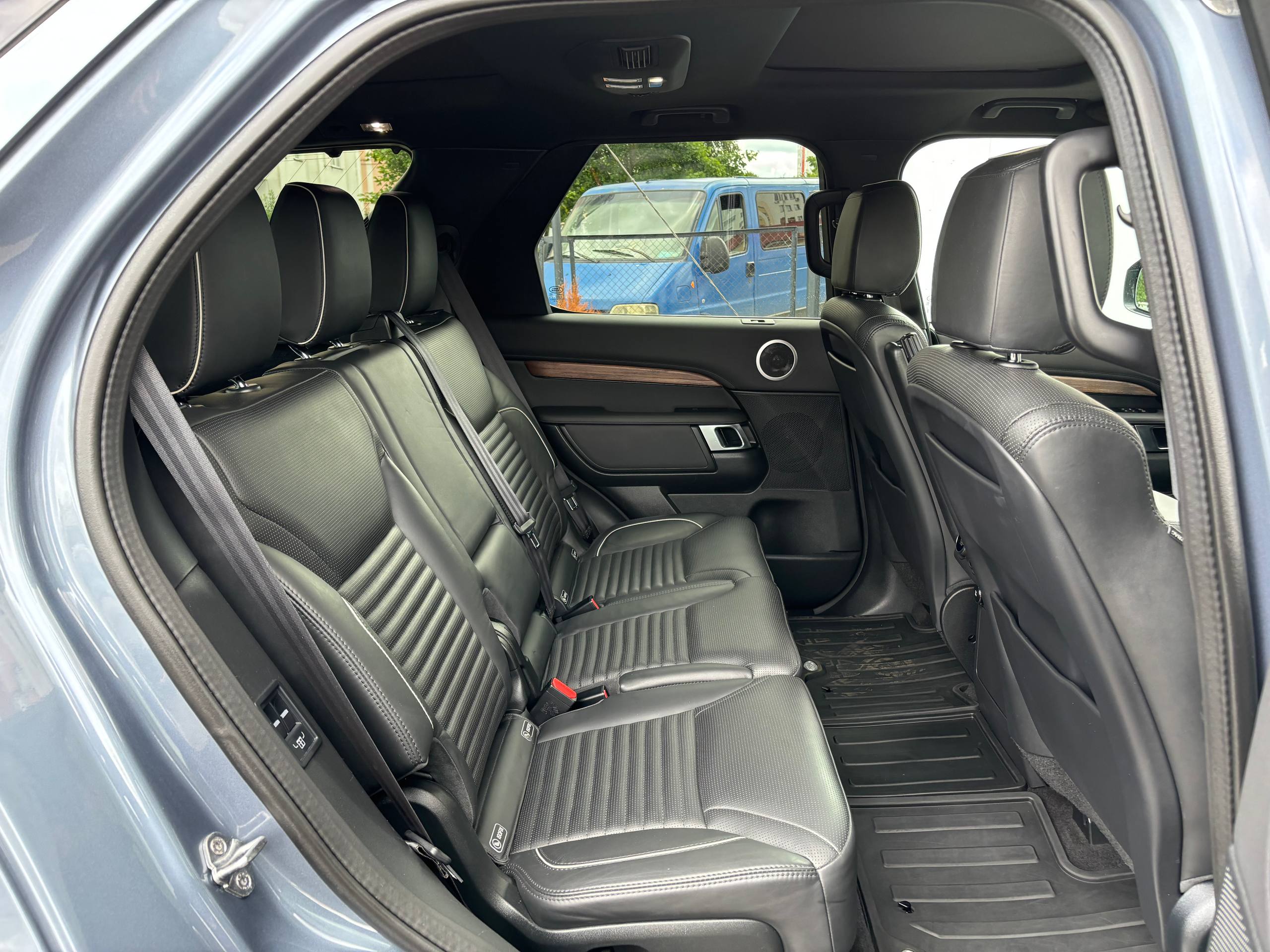 Авто с пробегом land rover discovery 2019 — фото 18