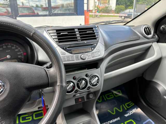Фото nissan pixo 12