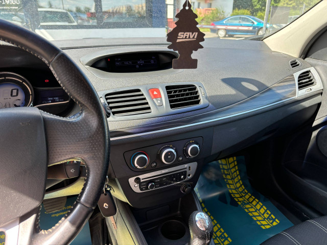 Фото renault megane 12