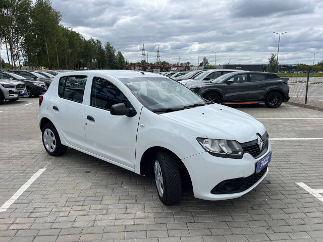Фото renault sandero 3