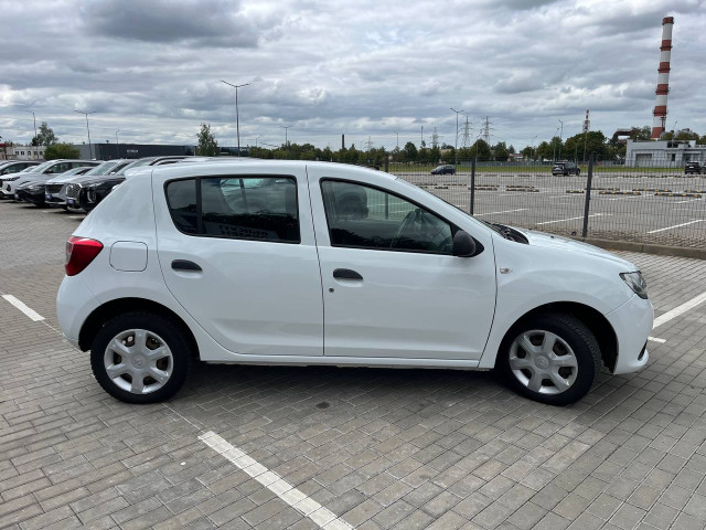 Фото renault sandero 4
