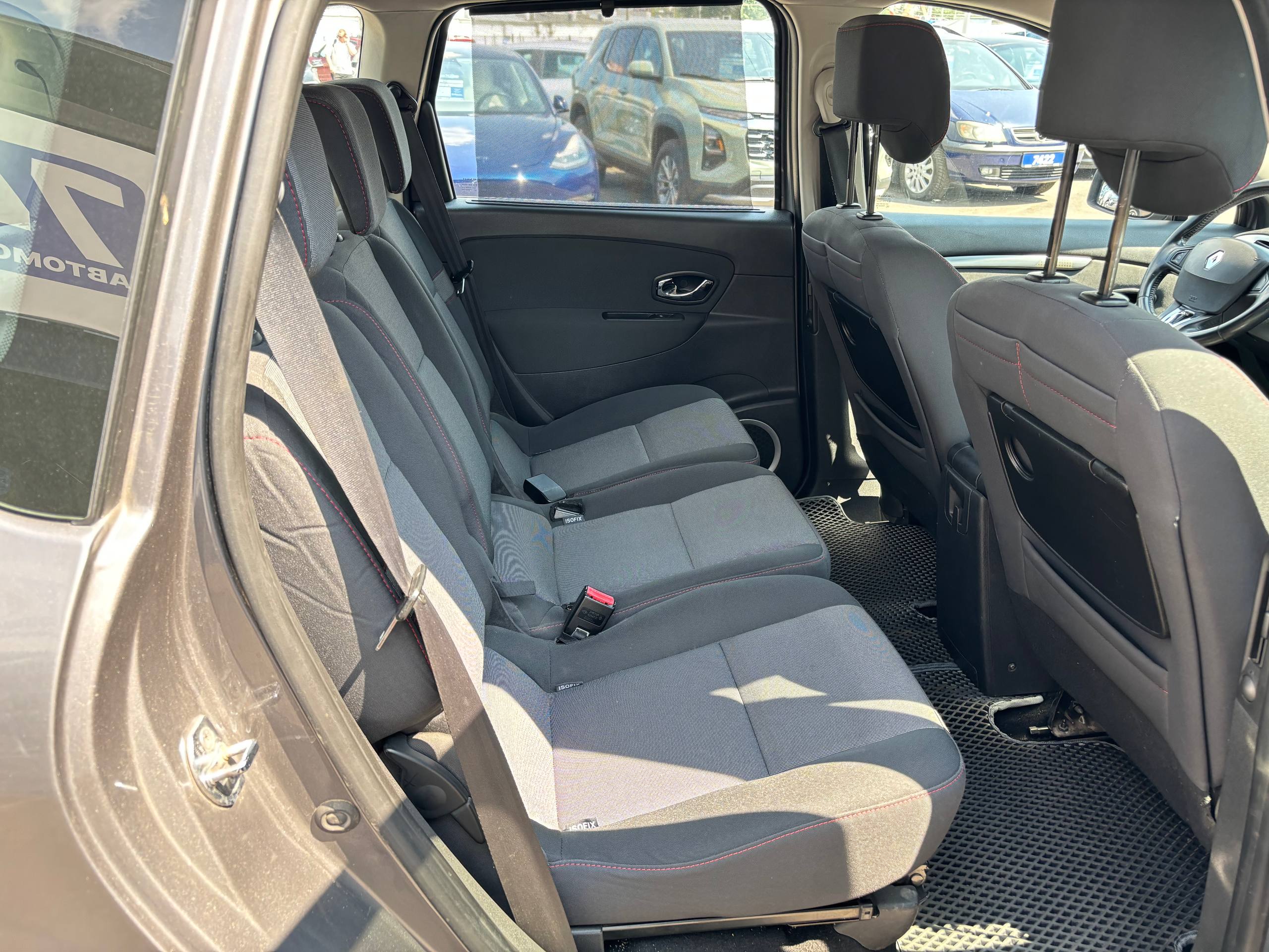 Авто с пробегом renault scenic 2014 — фото 17