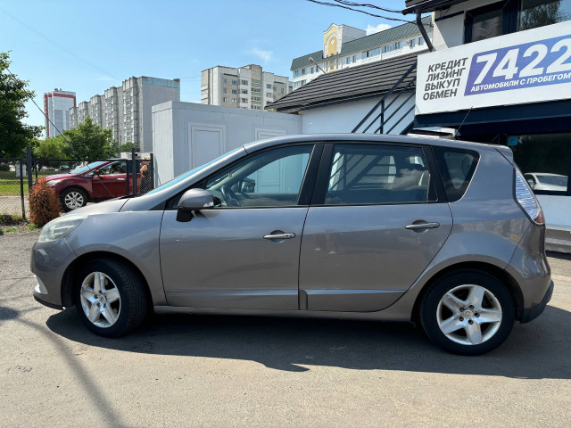Фото renault scenic 8