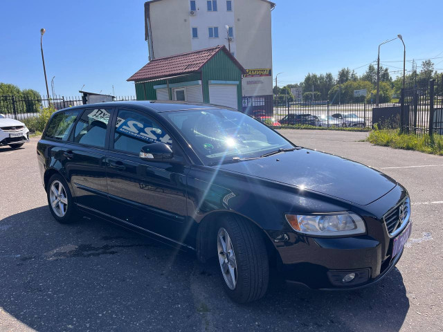 Фото volvo v50 4