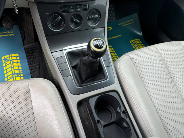 Фото volkswagen passat 13