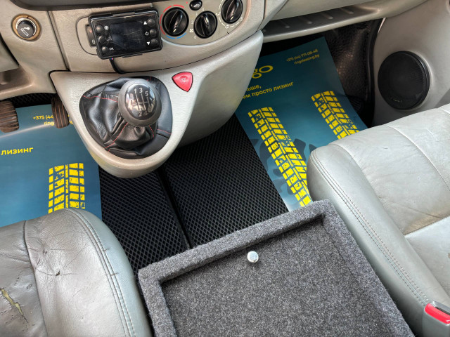 Фото renault trafic 13