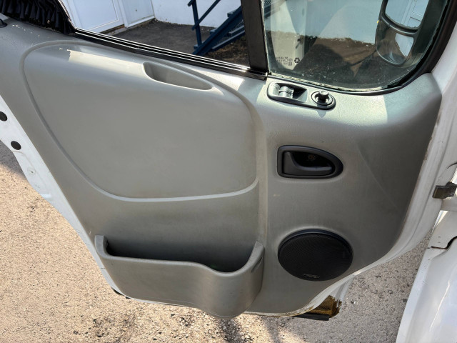 Фото renault trafic 15