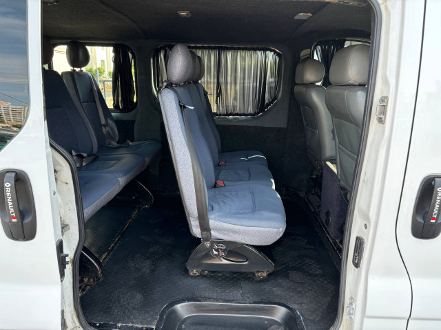 Фото renault trafic 18