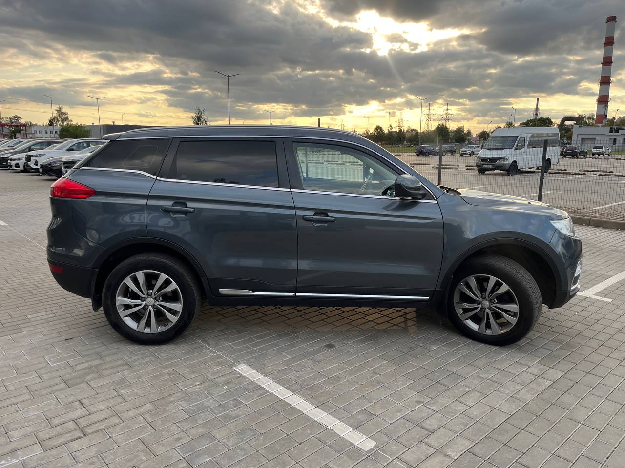 Авто с пробегом geely atlas 2018 — фото 4