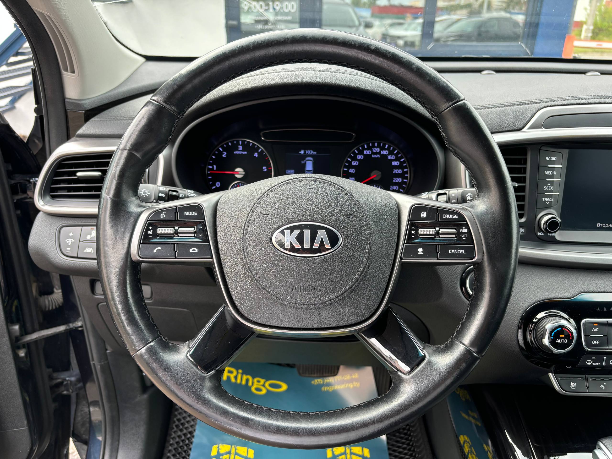 Авто с пробегом kia sorento 2019 — фото 10