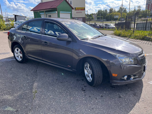 Фото chevrolet cruze 3