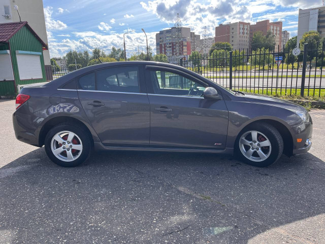 Фото chevrolet cruze 4