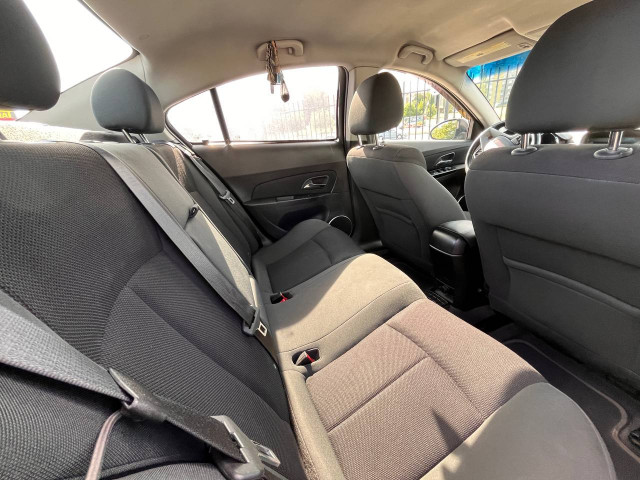 Фото chevrolet cruze 12